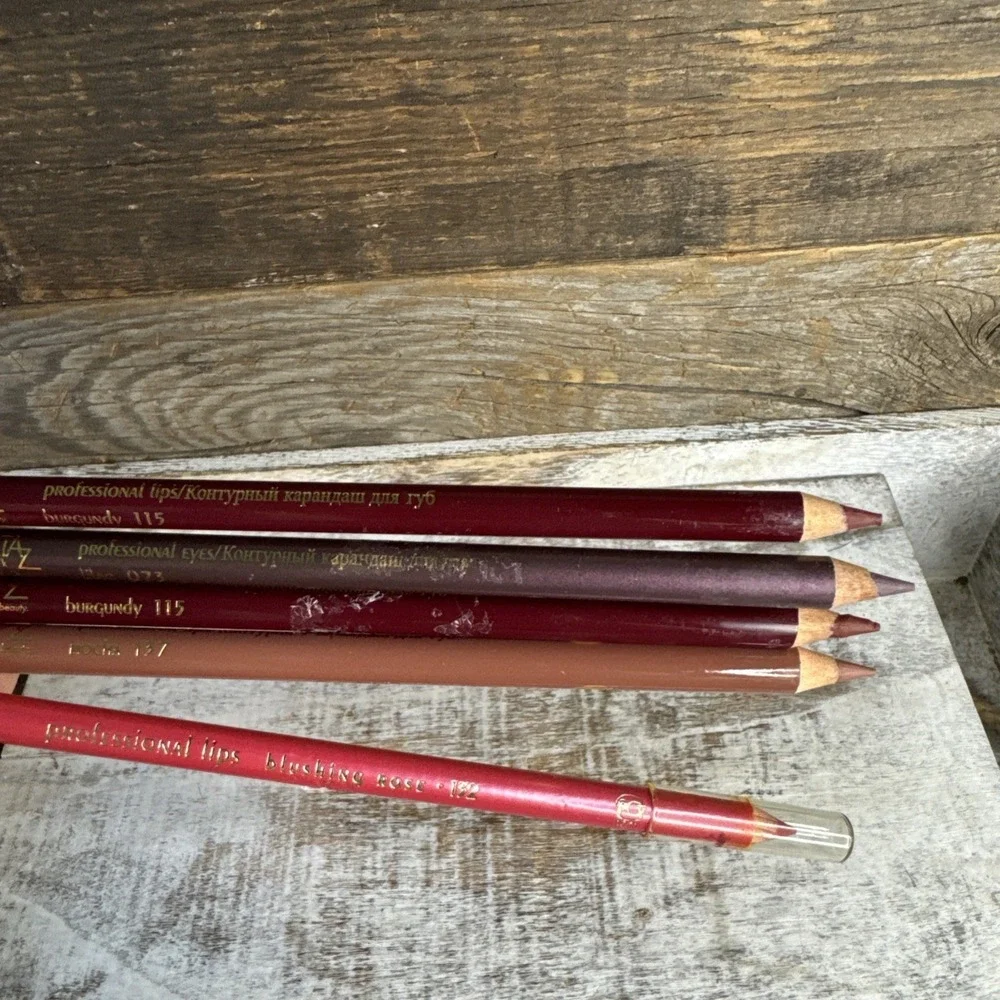 momtaz lip liner